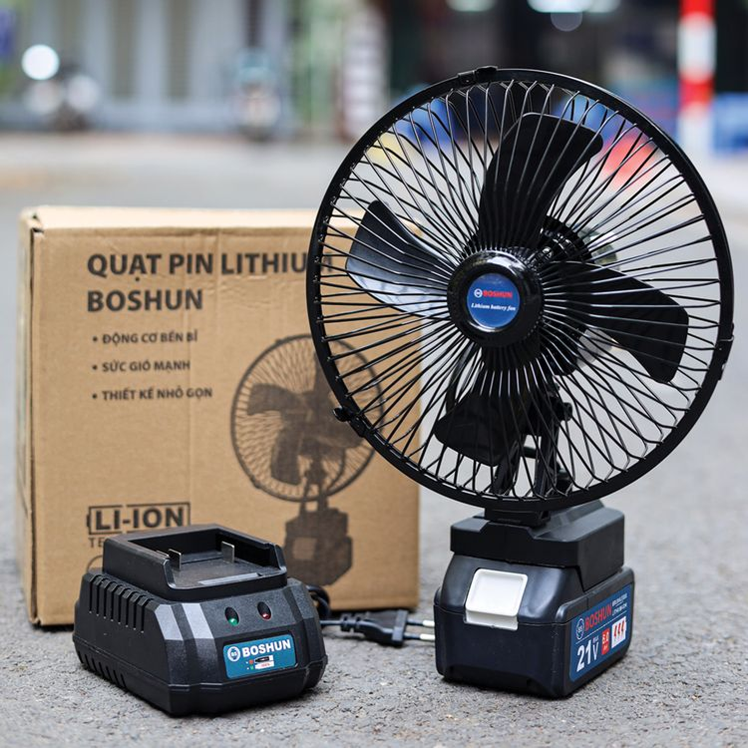 Quạt tích điện 8 inch Boshun BS-Q08, 2 tốc độ quay 180 độ, chân pin phổ thông - image 1